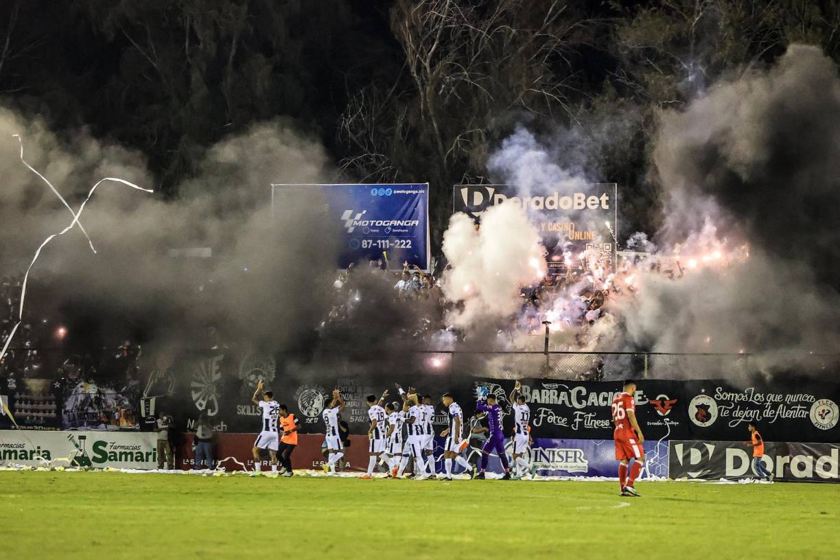 Diriangén (Nicaragua): 30 títulos.