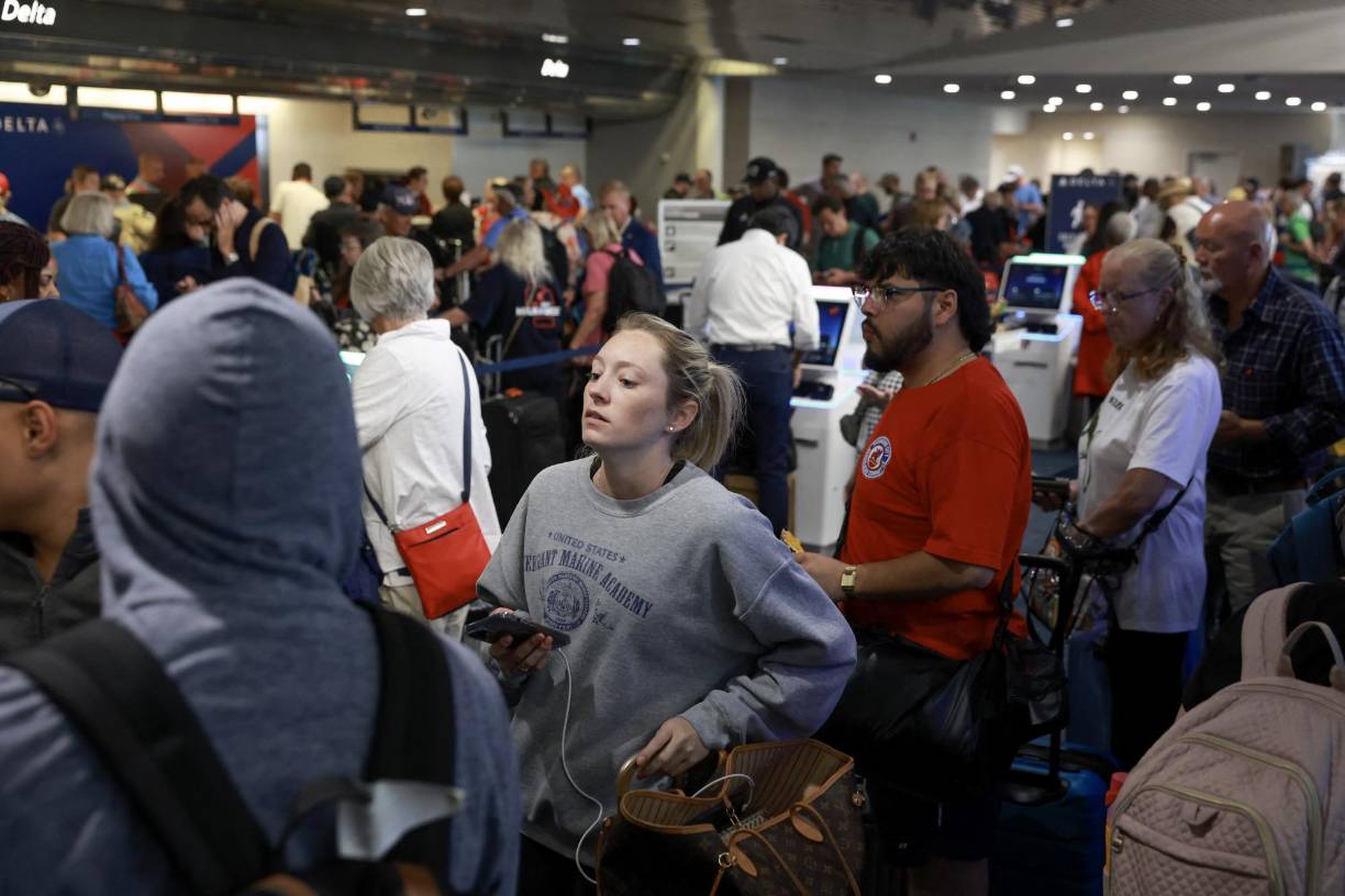 Un fallo informático sin precedentes provocó este viernes incidencias de calado en todo el mundo, afectando a aerolíneas internacionales, compañías ferroviarias, bancos, hospitales y empresas de telecomunicaciones.
