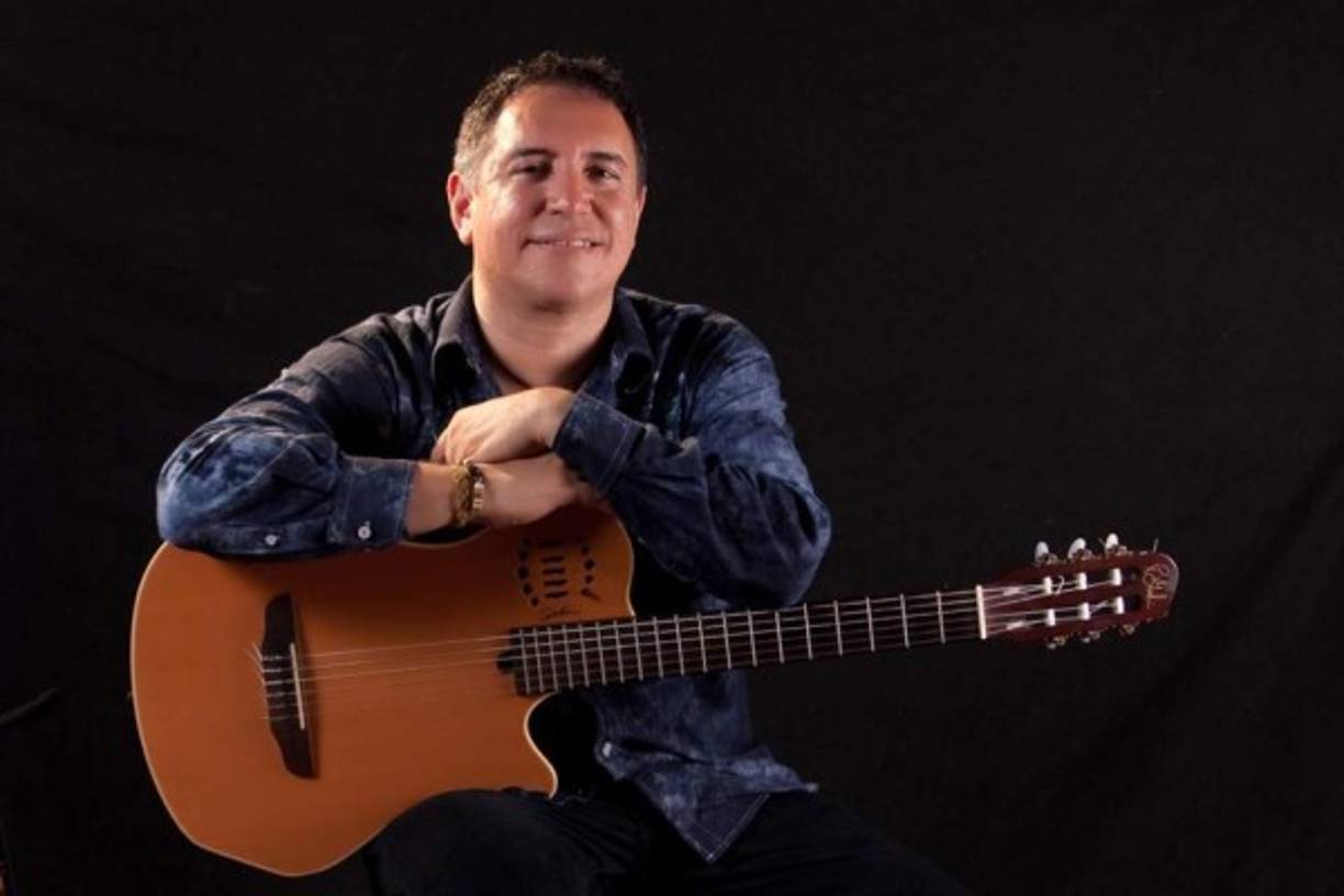 Nació en La Ceiba, Atlántida, el 25 de febrero de 1962, y falleció el 6 de agosto de 2016. Fue un músico hondureño, considerado como uno de los artistas más importantes del país por su amplia contribución al folclore nacional que quedó inmortalizada en sus obras que destacan la naturaleza, la tradición y el amor a la patria.