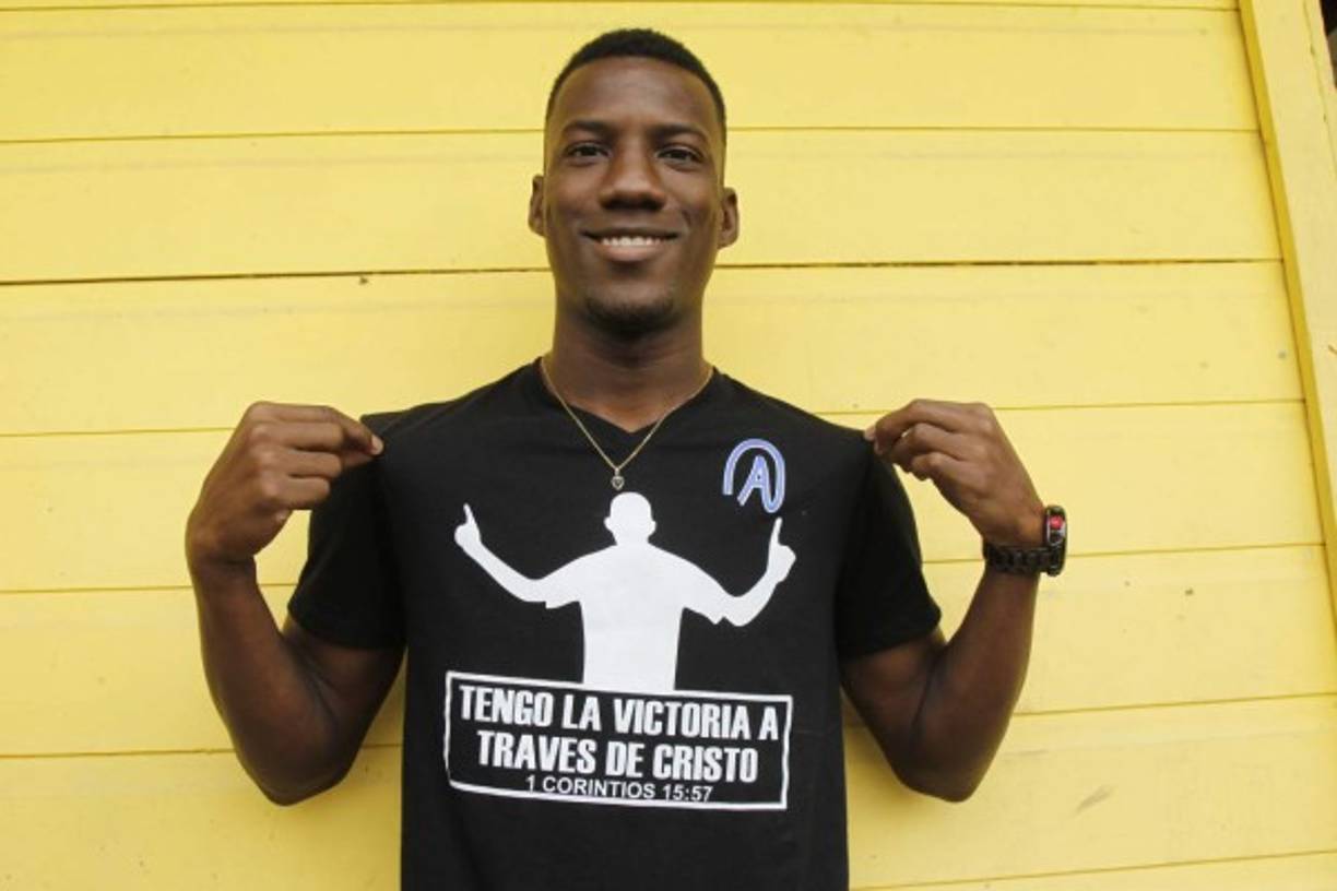 Oficial: El Real España anunció el regreso del delantero Darixon Vuelto, quien fue clave para la obtención del título del club sampedrano en el 2017. 'Hemos logrado un acuerdo de prestamo por un año con el Club Deportivo Victoria por Darixon Vuelto', infomó el cuadro aurinegro.