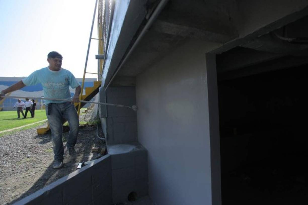 Varias partes del estadio han sido pintadas.