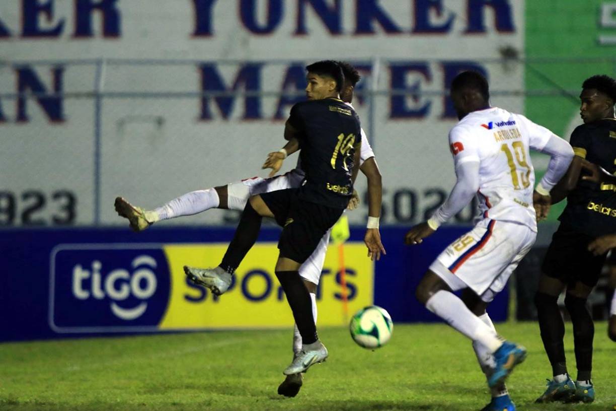 El centro de Kevin López para el gol de Yustin Arboleda.