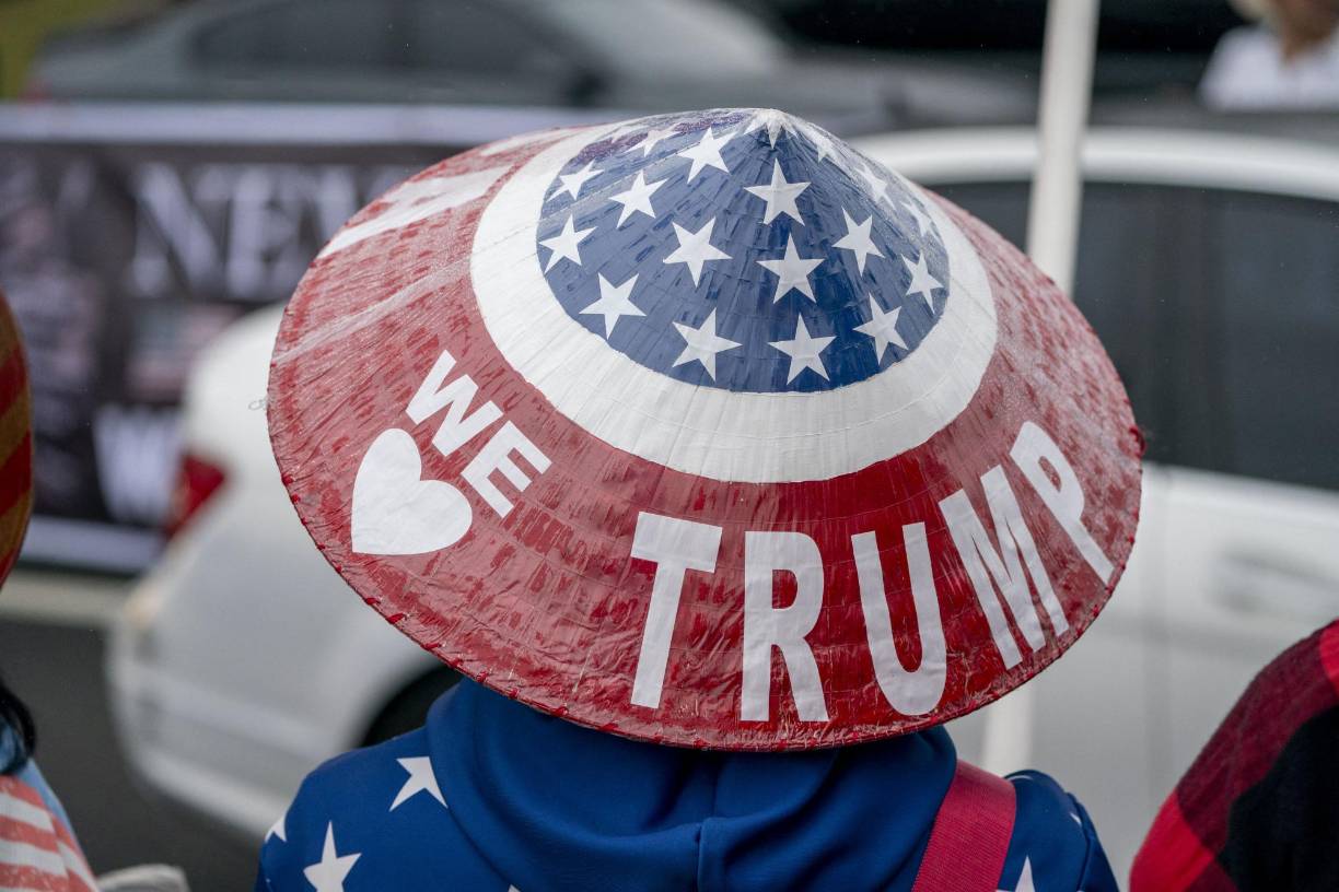 “Te quiebra el corazón ver que Estados Unidos va en esa dirección”, dijo Chan. “Sabes, es super, superraro. Y duele, y esto no lastima sólo a <b>Trump</b> sino a todos los estadounidenses. Si le puede pasar a <b>Trump</b>, le puede pasar a cualquiera, ¿no?”