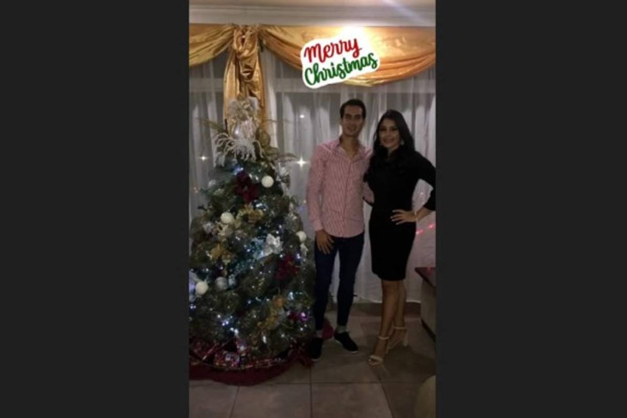 Marcelo Canales - El mediocampista del Olimpia junto a su esposa Martha Cristina.