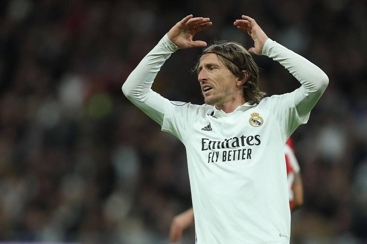 Luka Modric se lamenta en un lance del partido ante Atlético de Madrid.