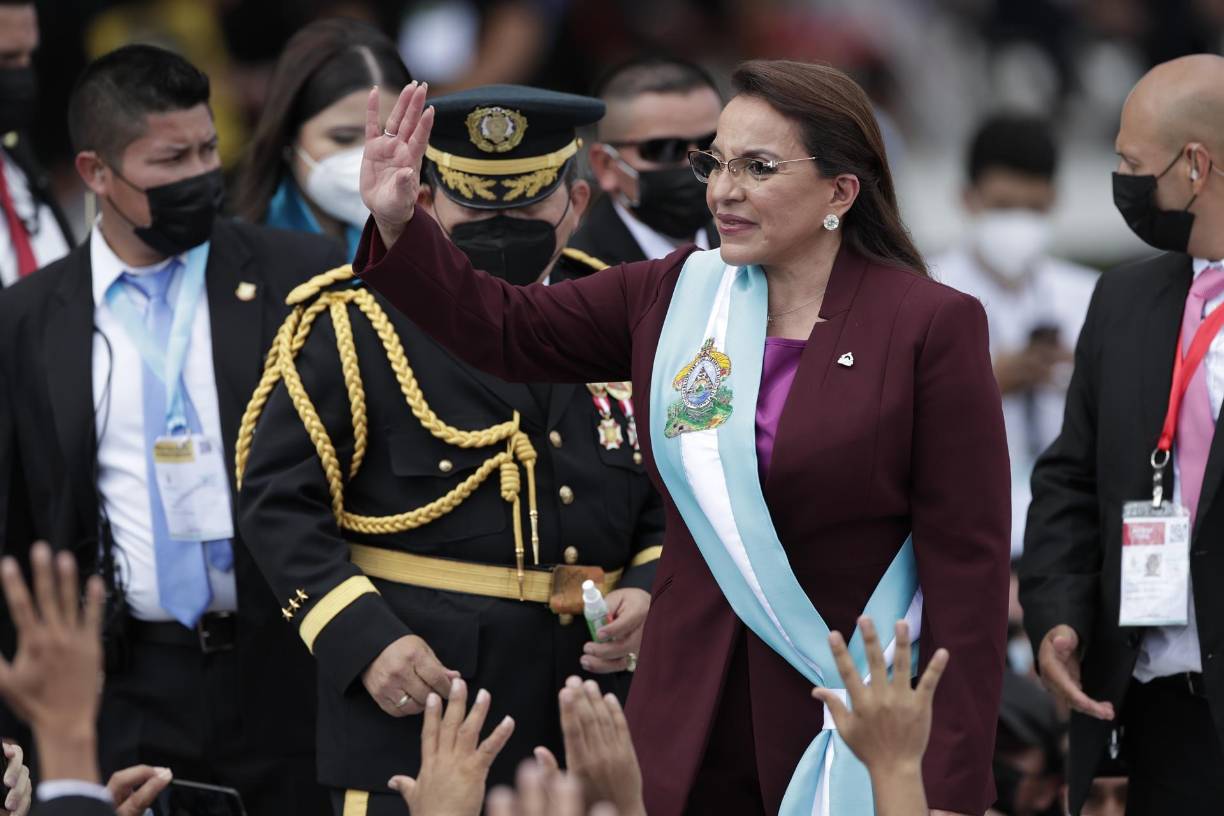 “Entrego al Congreso Nacional el proyecto de decreto que deroga la ley de las Zedes. Es imposible encontrar otro momento en la historia tan lleno de sabotaje en nuestra patria”, Xiomara Castro, presidenta de Honduras. 
