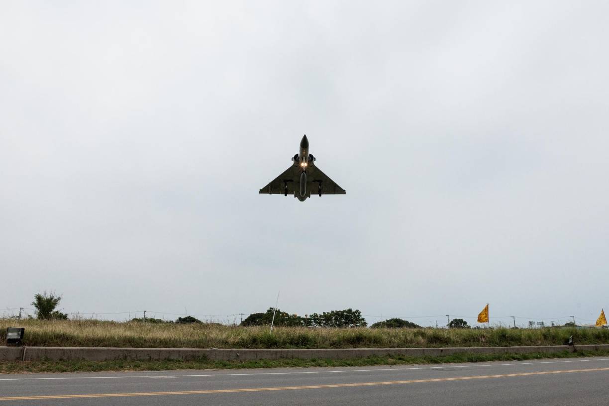 Los ejercicios “se desarrollan en el estrecho de <b>Taiwán</b>, al norte, al sur y al este de la isla de <b>Taiwán</b>”, informó la agencia oficial de prensa <b>china</b> Xinhua.