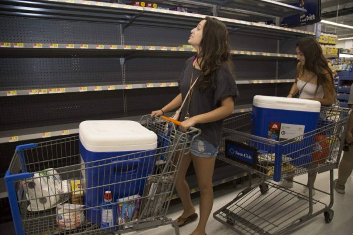 Se espera que Lane golpee muy cerca de las principales islas de Hawái en la tarde de este jueves y el viernes, dijo el Centro Nacional de Huracanes de EEUU.