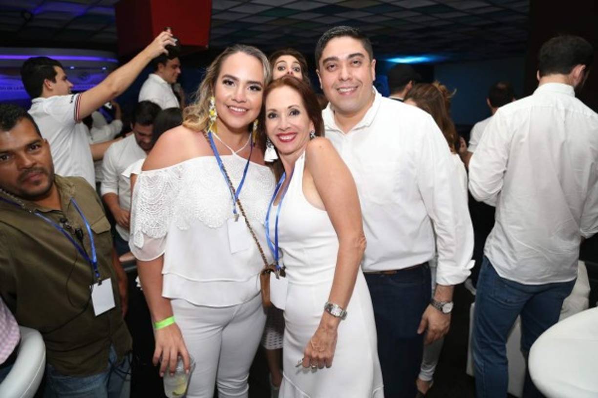 Ángela Andonie, Ana Cristina Aguilar y José Jorge Montenegro.