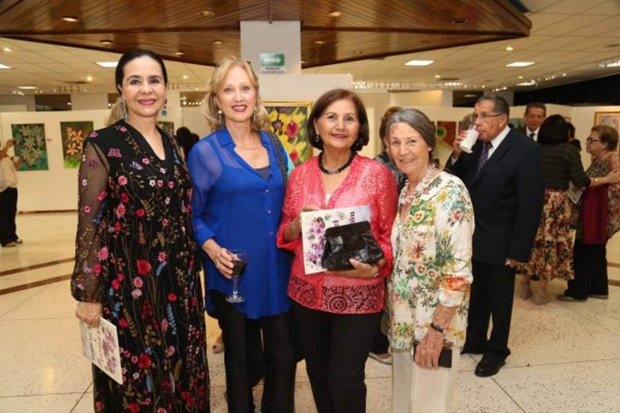 Luz Starkman, Tetti Rischbith, Rosita Niehorster y Konstance Motz.