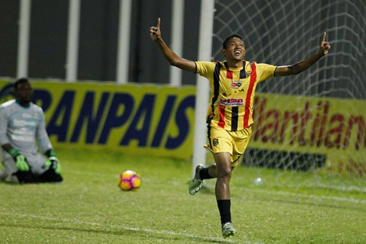 El mediocampista catracho Christian Altamirano sigue sin renovar con el Real España. En los próximos días se puede resolver su futuro.