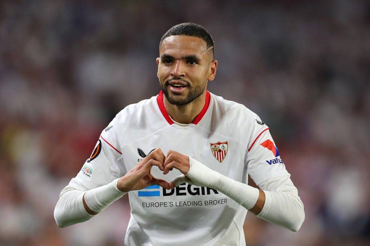 El Sevilla habría rechazado una oferta del Fenerbahce de Mourinho de 20 millones por Youssef En-Nesyri.