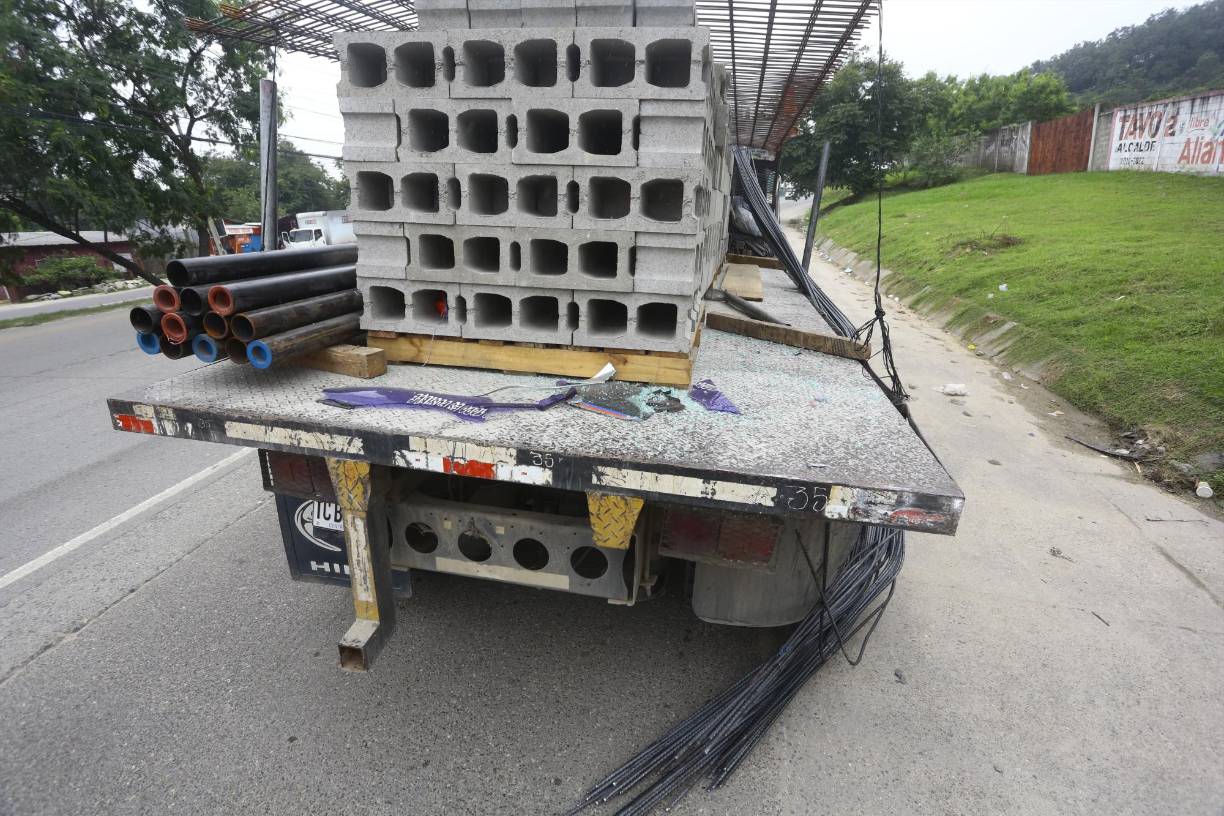 Imágenes del accidente de un bus con pasajeros en Choloma