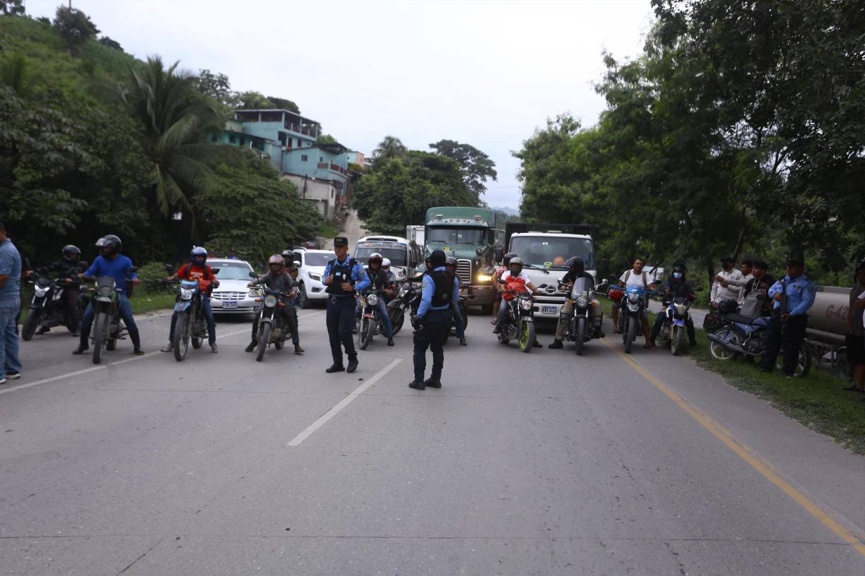 Imágenes del accidente de un bus con pasajeros en Choloma