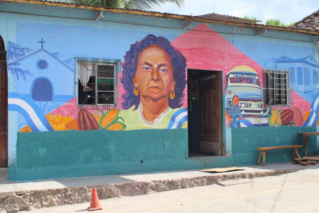 Luis López explicó que el costo del proyecto fue de 600 mil lempiras, monto que fue recaudado por medio de donaciones de la Empresa Nacional Portuaria, ciudadanos del municipio y hondureños en Estados Unidos. La Municipalidad puso más de la mitad de la cifra.