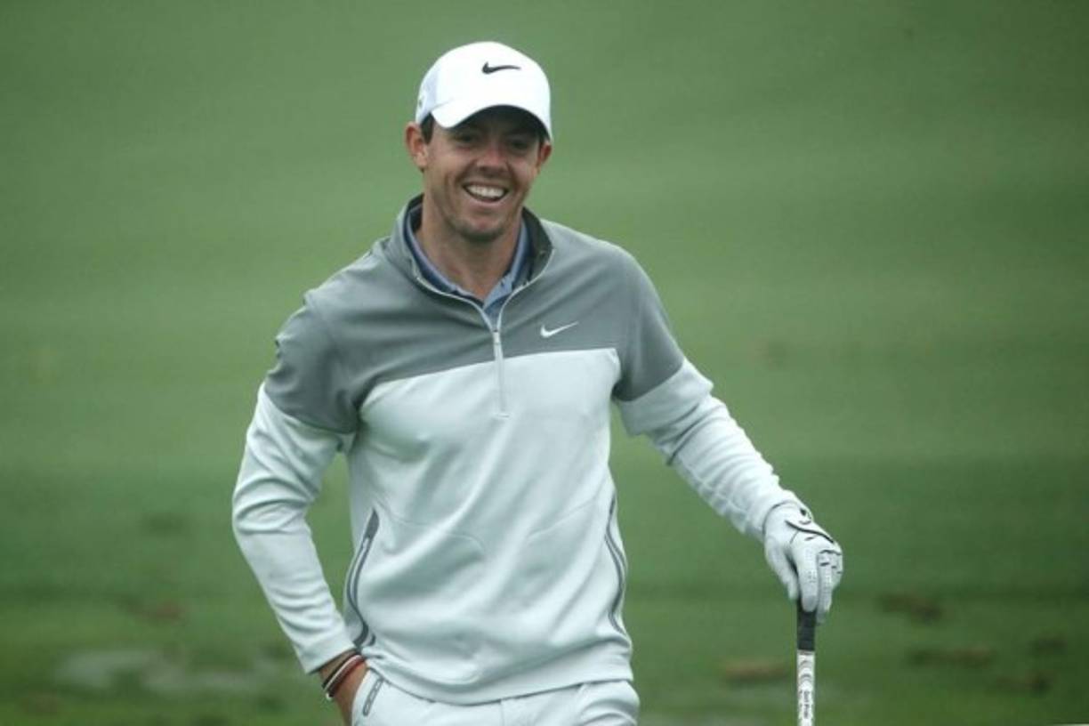 En octavo lugar el golfista profesional norirlandés, Rory McIlroy con 50 millones de dólares;igual cantidad que Andrew Luck.