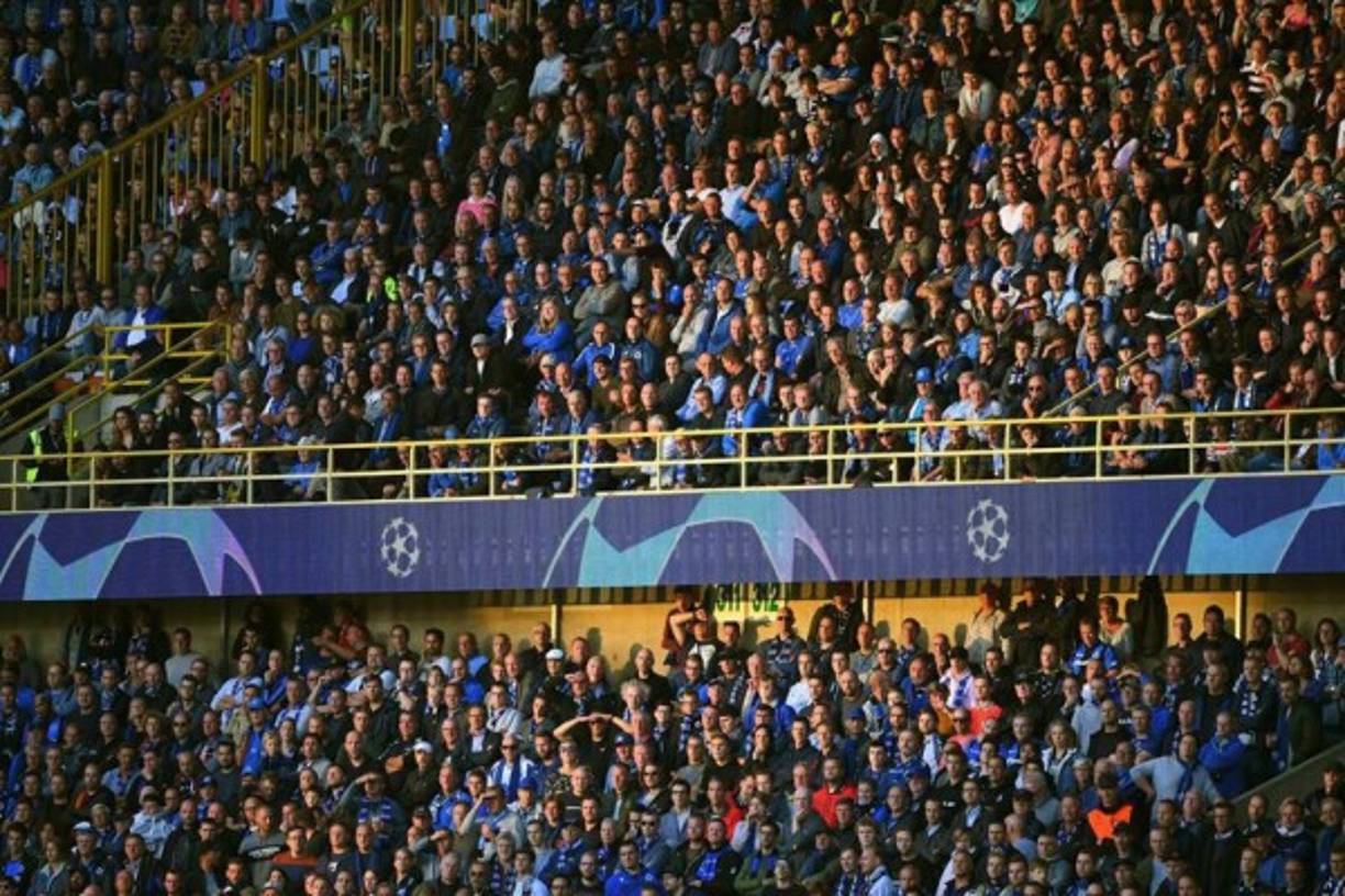 En el 2018, el propio Alberth Elis reveló que había recibido una oferta por parte del Brujas de Bélgica luego de sus buenas actuaciones con el Houston Dynamo de Estados Unidos. Al final las negociaciones se vinieron abajo y no pudo dar el salto al equipo belga.