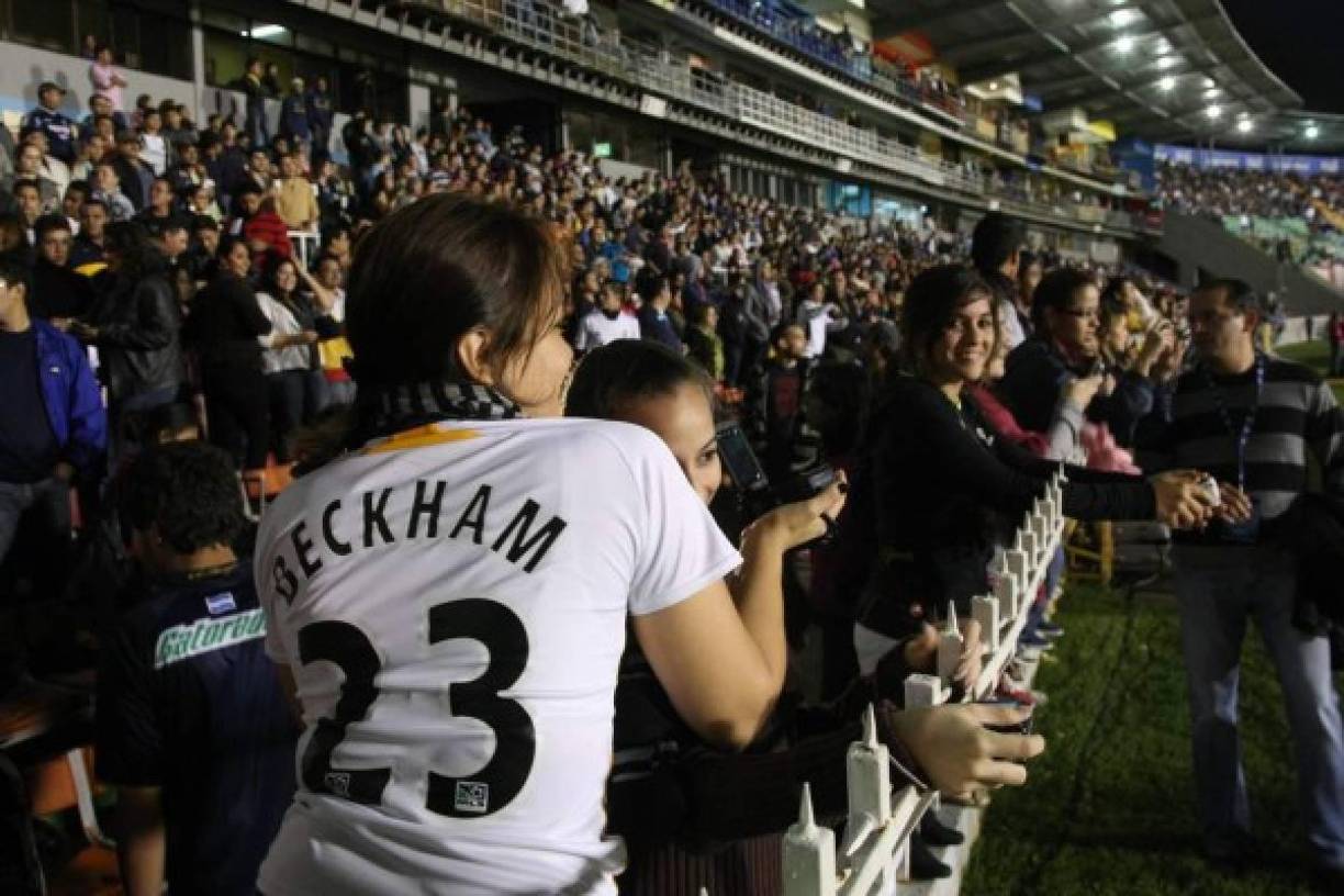 Beckham hizo feliz a las mujeres ese día en el Nacional que llegaron en gran mayoría y algunas hasta identificadas.