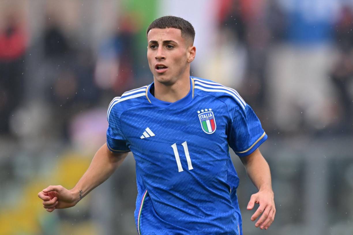 El futbolista holandés Huijsen, llega como cedido a la Roma de Jose Mourinho procedente de la Juventus.