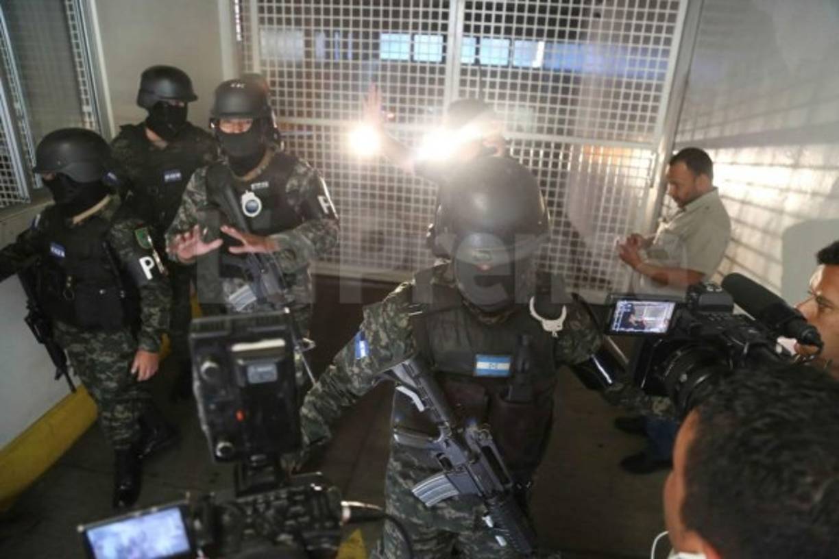 Desde octubre la fiscalía del Ministerio Público (MP) conoció, por un informe del Tribunal Superior de Cuentas, que Bonilla también es investigada por una compra de zapatos para niños valorada en 7,7 millones de lempiras (unos 328.000 dólares).<br/>