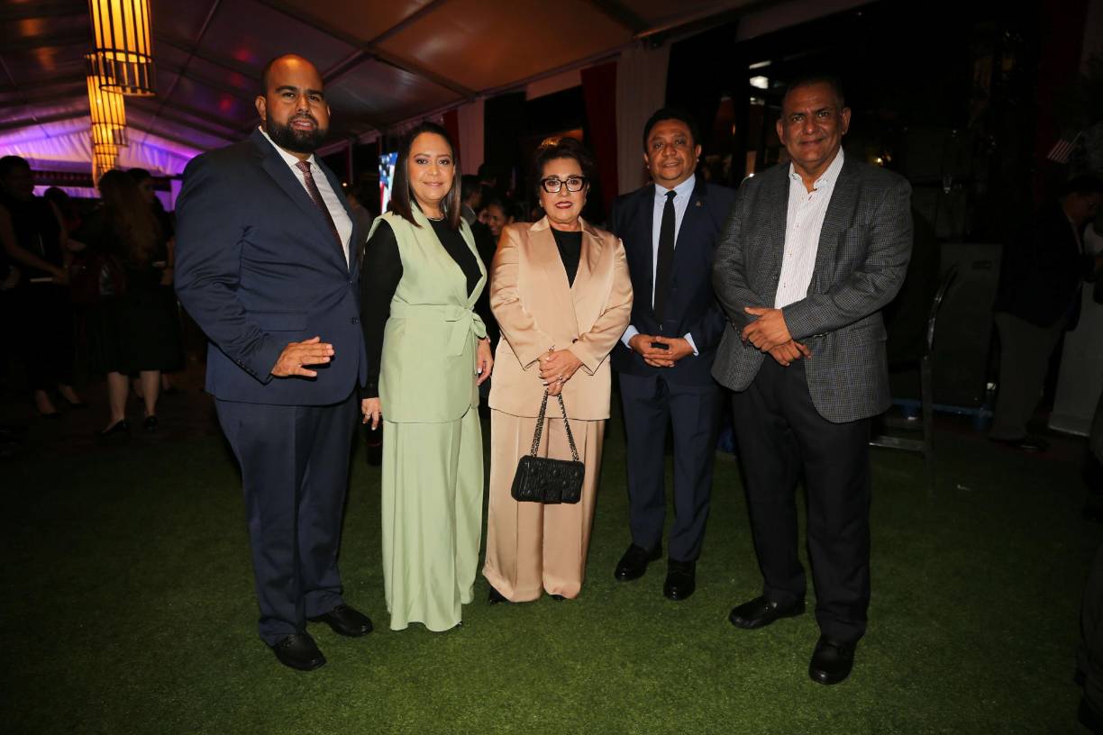 Rafael Sarmiento, Francisca Villela Zavala, Rebeca Ráquel Obando, Ramón Barrios y Mario Segura