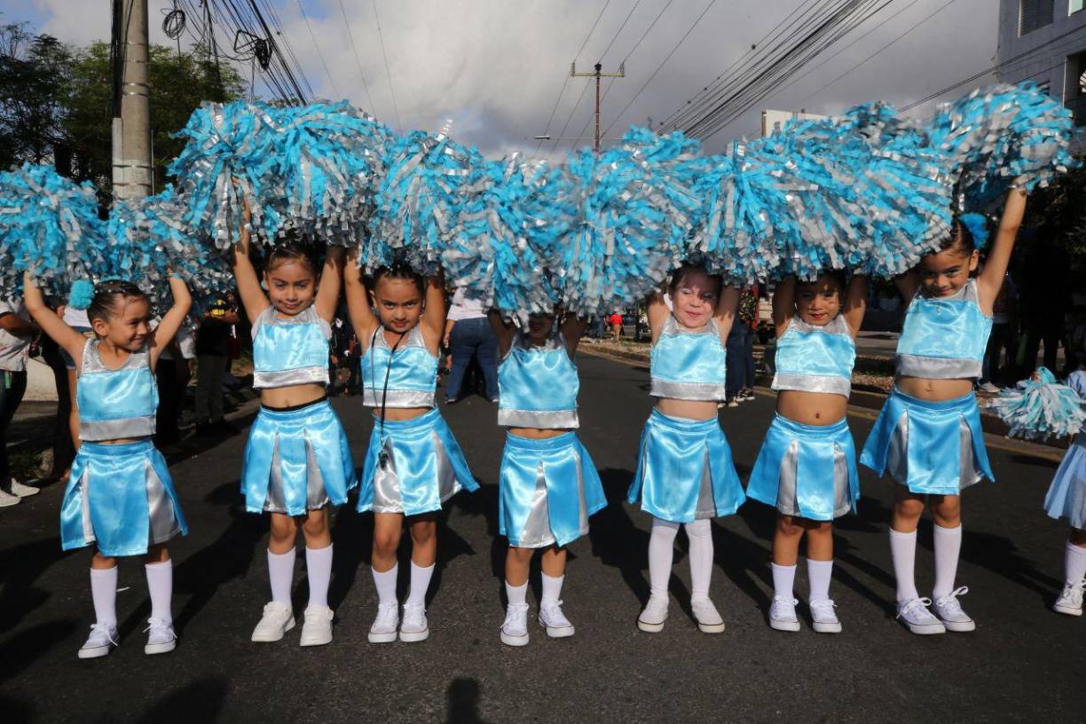Niños de prebásica se lucen en desfiles de independencia patria