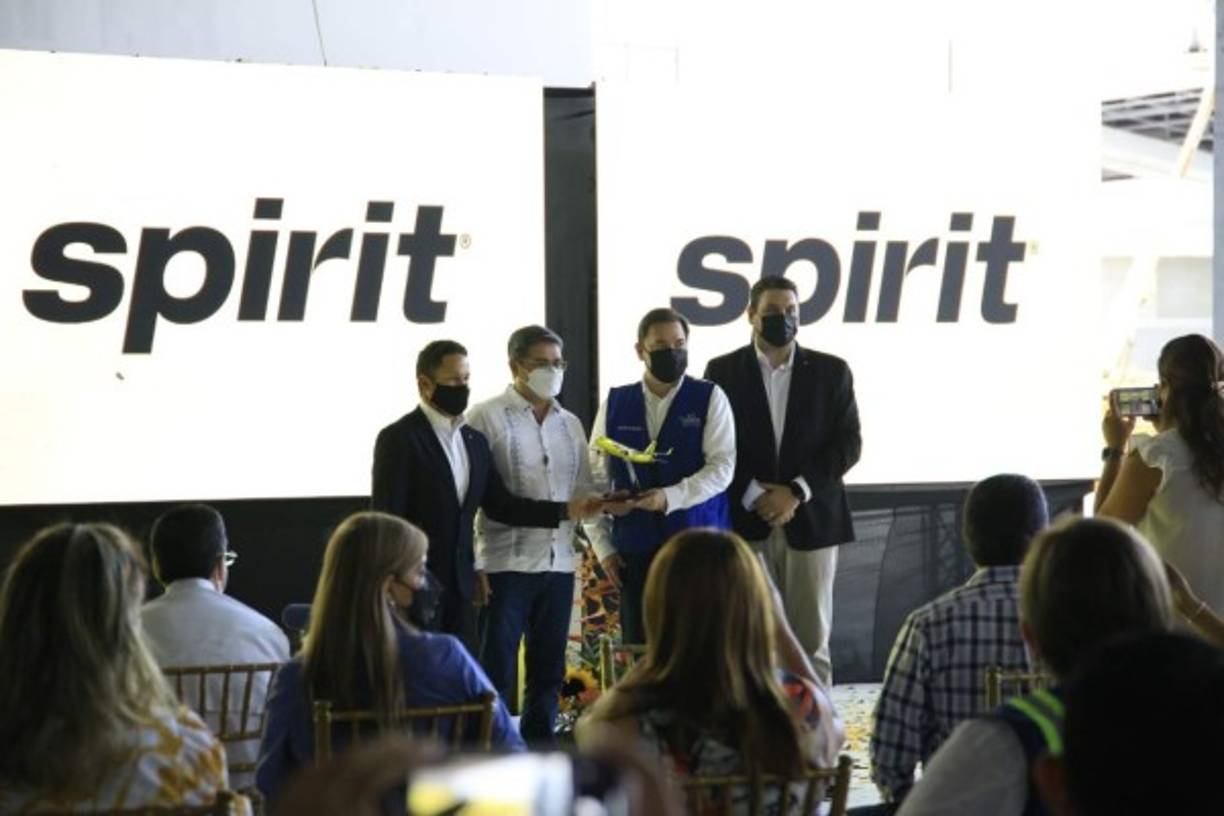 Palmerola, que administrará el consorcio conformado por la hondureña Emco y el operador Aeropuerto Internacional de Múnich, funcionará en el mismo sitio donde opera una base de la Fuerza Aérea Hondureña construida por Estados Unidos a inicios de los años 80 del siglo pasado.