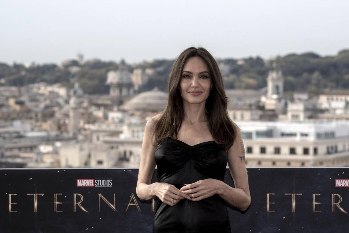 Solo la directora reconoció entre risas que no le importaría no morir, mientras que lo descartaron de lleno el resto de actores que la acompañaban Richard Madden, Kit Harrington, Jolie o Chan, esta última la única que ya había trabajado con la casa de cómics, en “Captain Marvel” (2019).