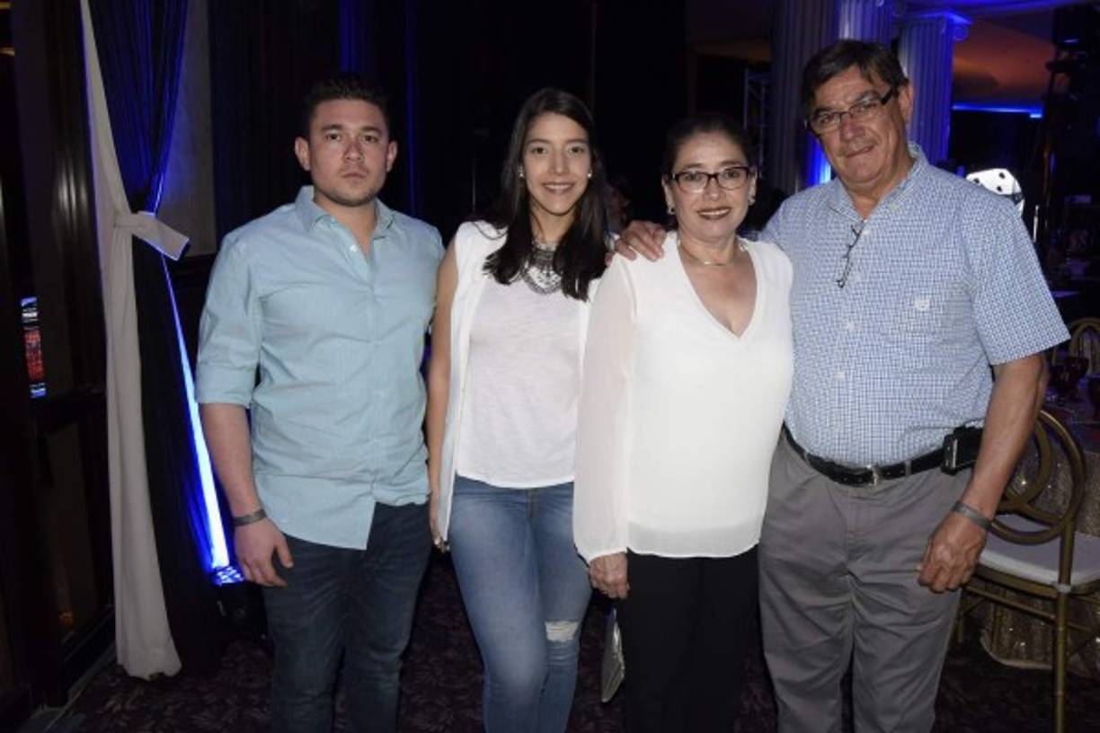 Carlos Figueroa, Sofía Pinel, Migda Rudama y Arturo Pinel.