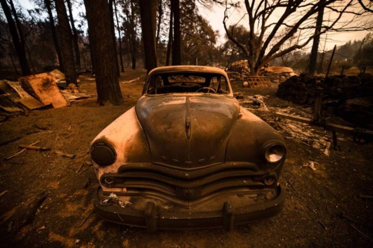 En tanto, las evacuaciones se complican por la epidemia de coronavirus que golpeó severamente a California, mientras las autoridades utilizan hoteles y alojamientos universitarios como refugios alternativos.