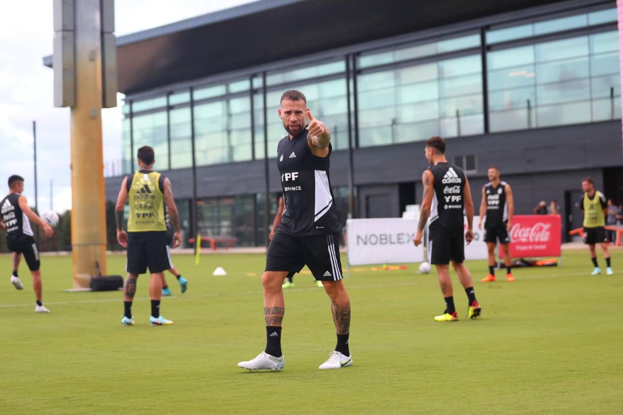 Nicolás Otamendi: El jugador del Benfica hará dupla en la zaga central con Germán Pezzella.