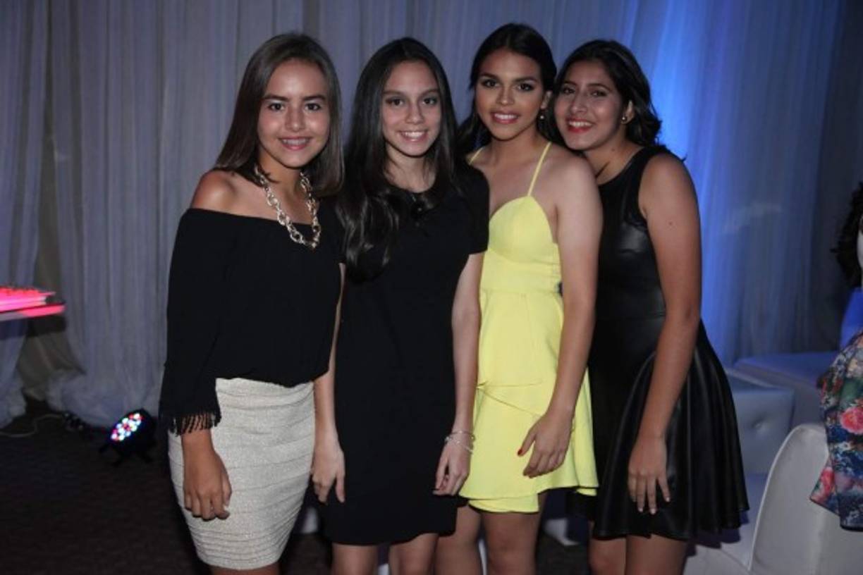 Stephanie Recarte, Melissa Obando, Valeria Altamirano y María Vásquez.