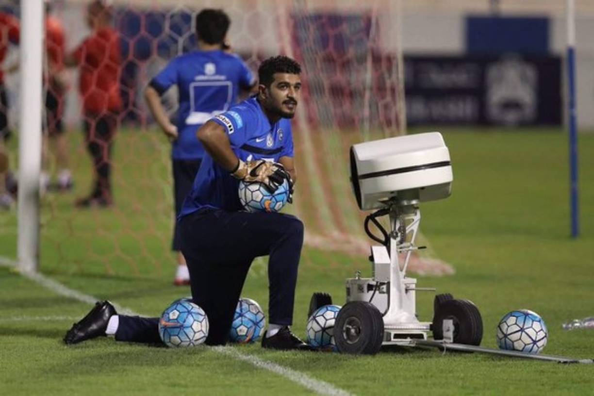 2- Abdullah Almuaiouf: Portero de Arabia Saudita que es el segundo con más sobrepeso que estará en el Mundial, su peso es de 98 kg.