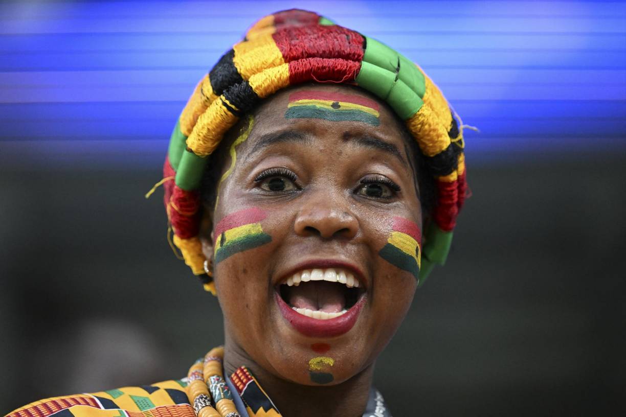 Las fanáticas de Ghana generaron una atmósfera de fiesta y diversión en las graderías.