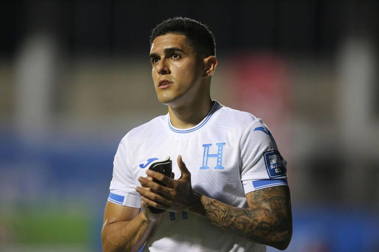 Luis Palma - Tirado a un costado por la izquierda aparecería el jugador del Celtic de Escocia, quien vuelve a la selección hondureña tras su lesión.