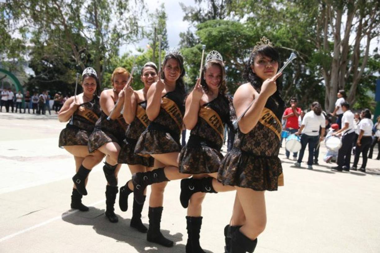 Muy orgullosas posaron y celebraron la Independencia de Honduras.
