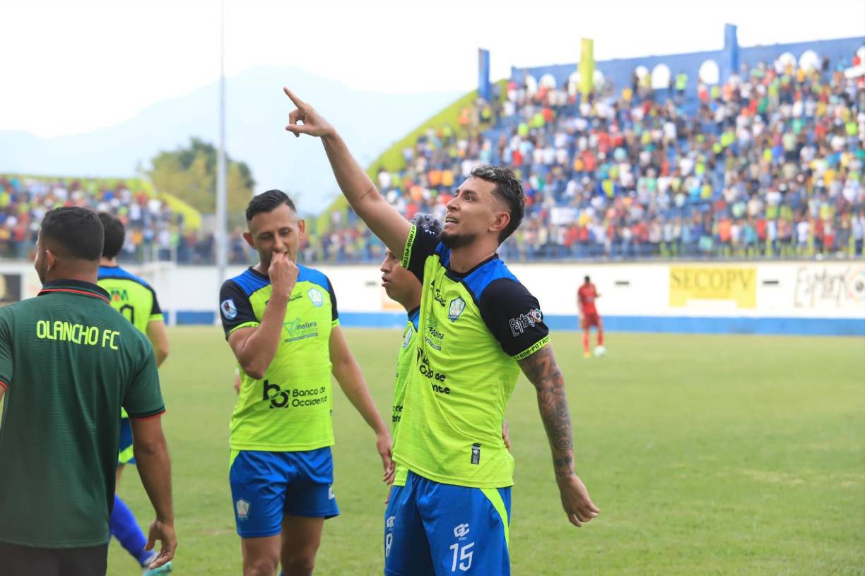 Erick Andino fue la gran figura del partido al marcar un doblete. En la serie ante Real España se despachó con tres anotaciones.