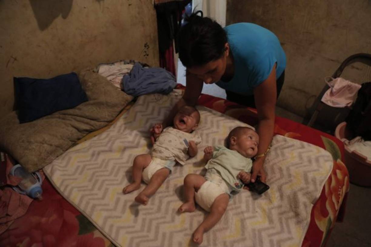 Los niños no tienen corral o cuna, los pequeños de igual forma reciben el mayor de los cuidados de parte de su familia que vivió una pesadilla al ser robado uno de ellos.