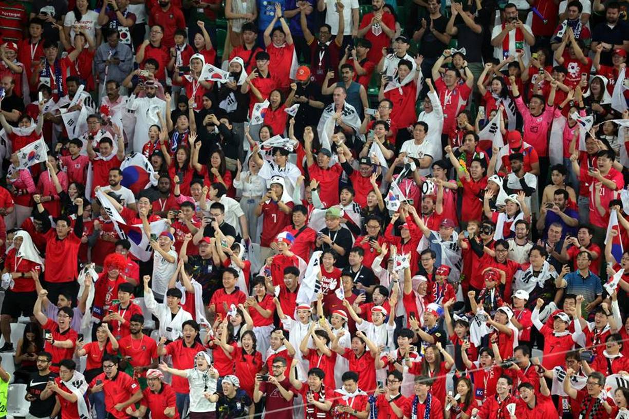 Y la afición no se quedó atrás ante la victoria de su equipo contra Portugal.