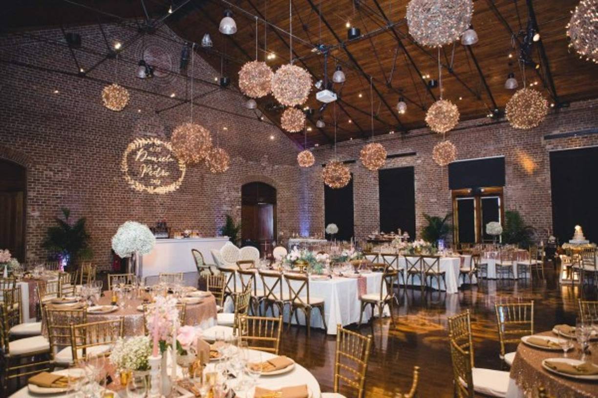 The Morris Center albergó a los invitados, quienes disfrutaron de una atmósfera exquisita y llena de detalles vintage.