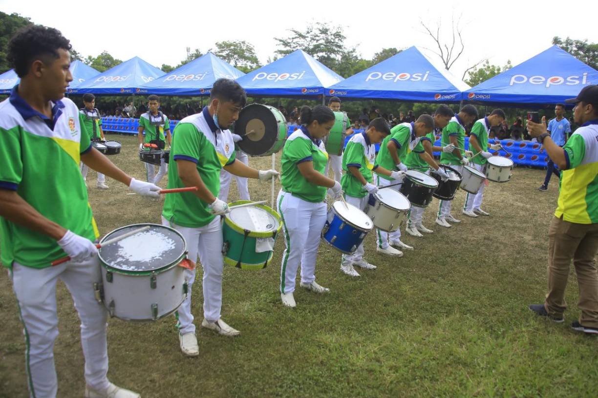 CATEGORÍA B:Bandas pequeñas que no tienen mucha trayectoria.