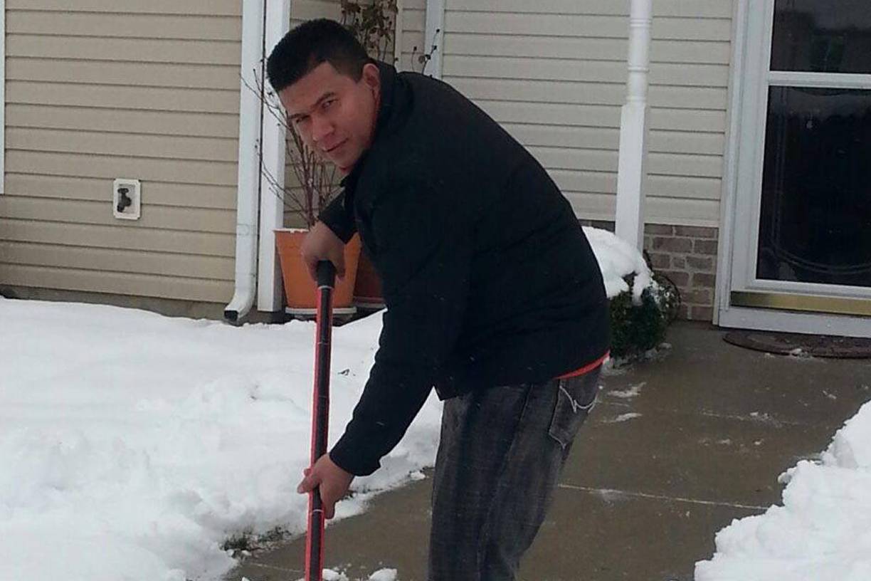 El hondureño, originario de La Ceiba, discutió y empujó a su pareja Emma Carolina López Navarro, quien falleció después de golpearse la cabeza.