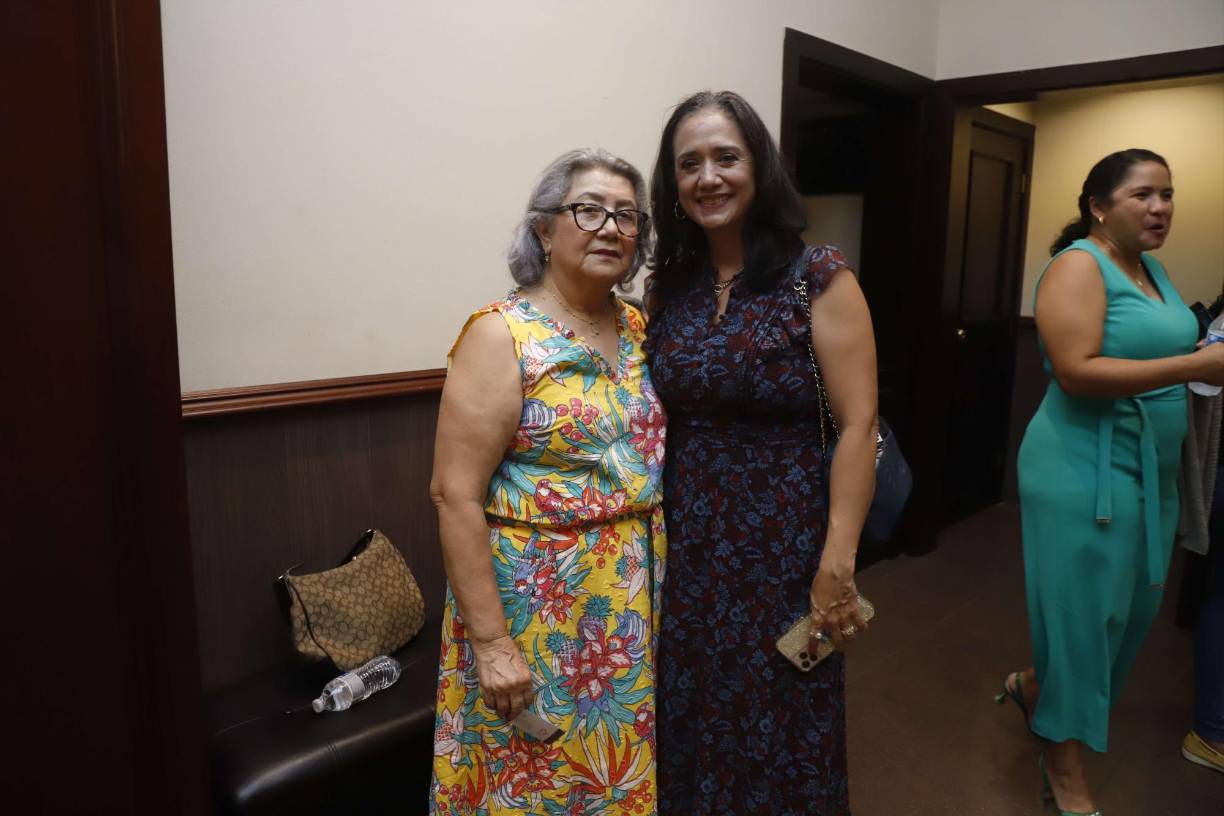 Irma Torres y Nazira Ayala