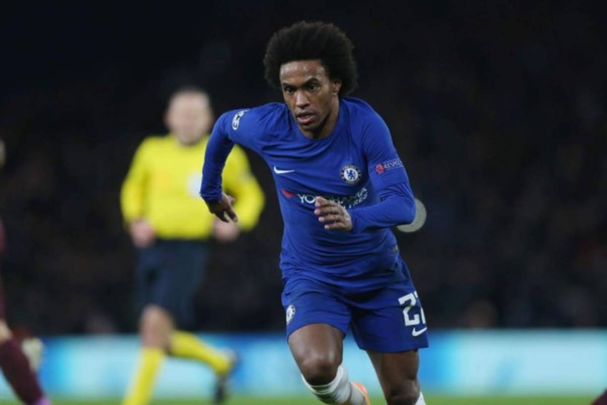 Sky Sports revela que el Barcelona tiene un objetivo prioritario, Willian, brasileño del Chelsea. El medio inglés indica que el conjunto azulgrana ha preparado una nueva oferta de 60 millones de euros mejorando en 10 millones la anterior oferta.