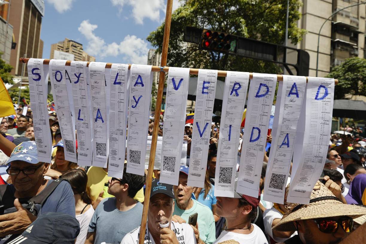 “No hay nada que esté encima de la voz del soberano y el soberano habló en Venezuela (...). Que el mundo y todos dentro de Venezuela reconozcan que el presidente electo es Edmundo González Urrutia”, expresó.