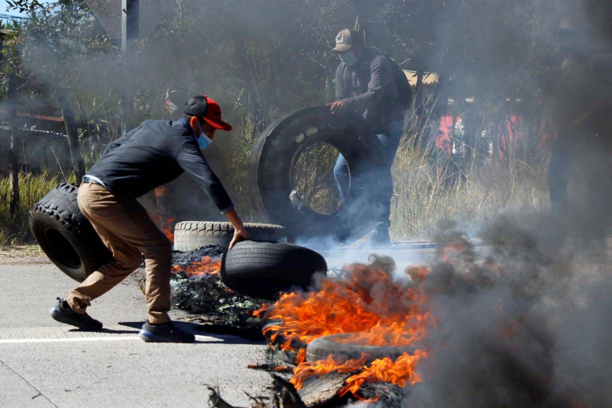 El personal sanitario exige el acuerdo permanente que les prometió el pasado Gobierno que presidió Juan Orlando Hernández.
