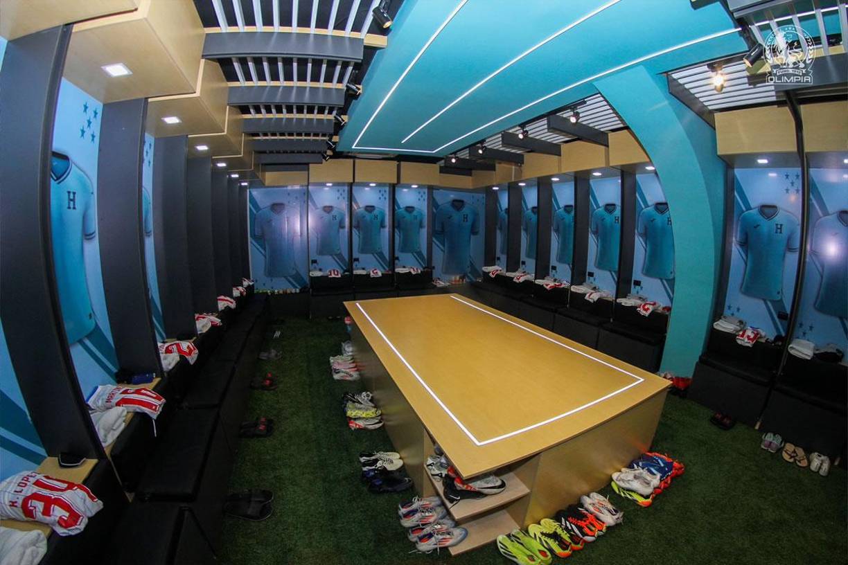 Y así luce el camerino de visitante del estadio Morazán.