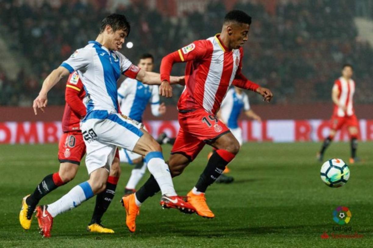 Martín Mantovani intentó detener al 'Choco' Lozano, pero no pudo.