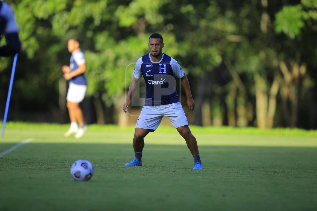 Alex López: Más adelantado en el mediocampo jugará el futbolista de la Liga Deportiva Alajuelense de Costa Rica. Será uno de los encargados de llevar el fútbol de la H.