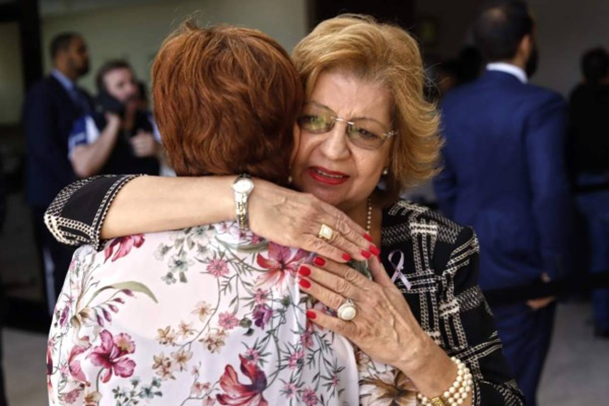 Mercado se consagró en la astrología el día en que tuvo que llenar, en 1969, un vacío en un programa televisivo en Puerto Rico por la ausencia del cantante español Camilo Sesto e improvisó una descripción de los doce signos zodiacales con tanto éxito que acabó teniendo su propio programa.<br/>